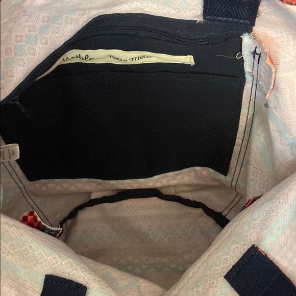 Tribal Patterned Red Tote Bag Retro Metro by Thirty-one All things are Possible - Picture 7 of 10